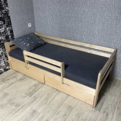 Кровать Ecodrev Классик с бортиком и ящиками (лак)